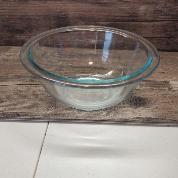 Pyrex | Kitchen | Vintage Pyrex Clearbluegreen Mixingnesting Bowl Qt ...
